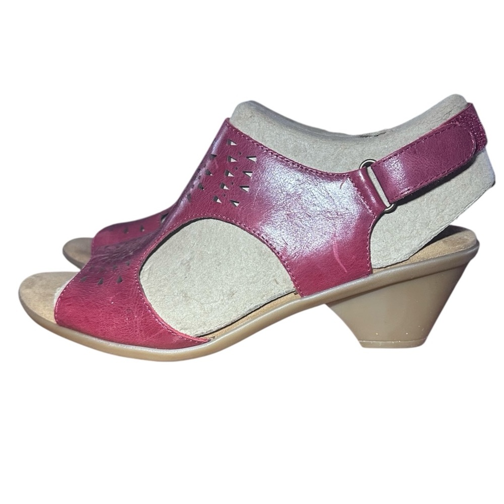Comfortiva Pillowtop SZ 9 Leather Comfort Slingback Sandals Red Cutout 2” heel. - Picture 4 of 13
